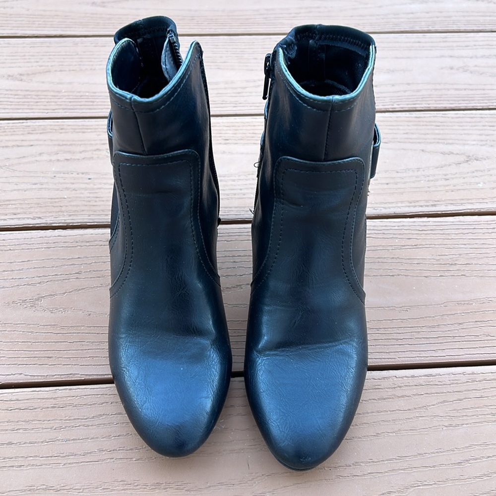 Boots - Picture 2 of 4